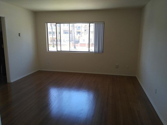 2nd image of 1661 1/2 Grand Ave