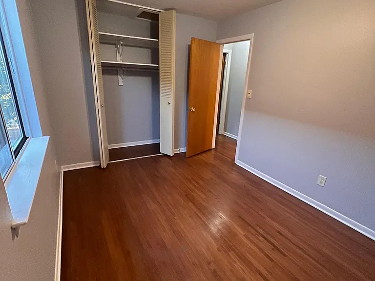 736 William St — Photo 12