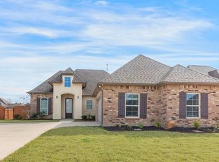 301 Brianna Ln, Broussard, LA 70518