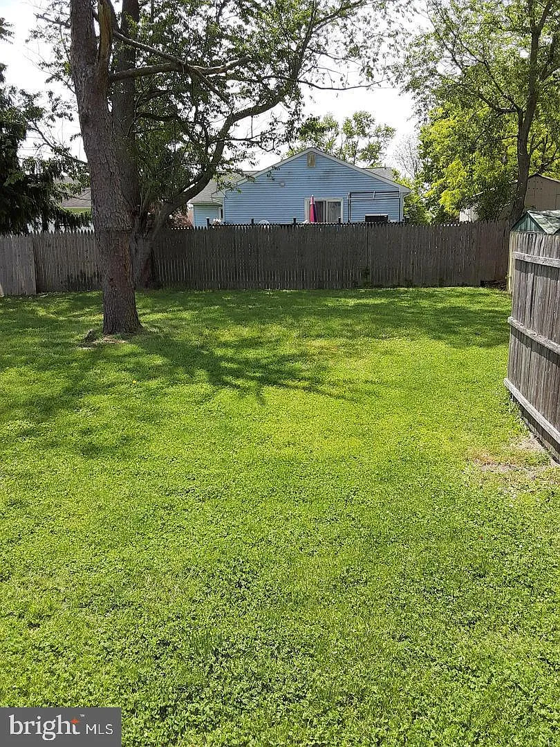 3 bed, 912 sqft, $2,250 — Photo 3