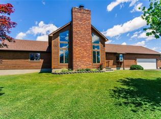 875 Kuttruff Rd, Walworth, NY 14568