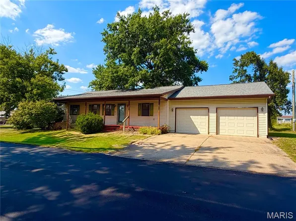 501 Ely St, Perry, MO 63462