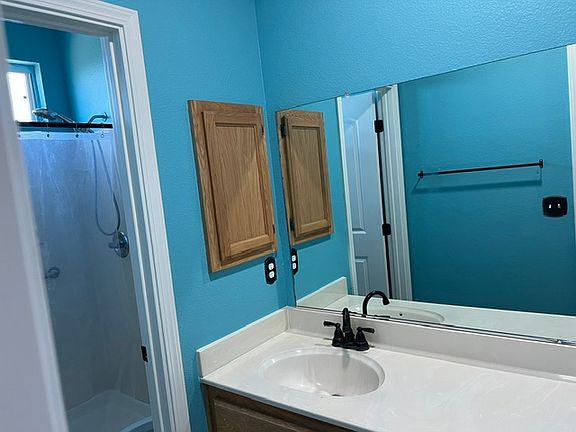 5th image of 2239 Roberta Ave