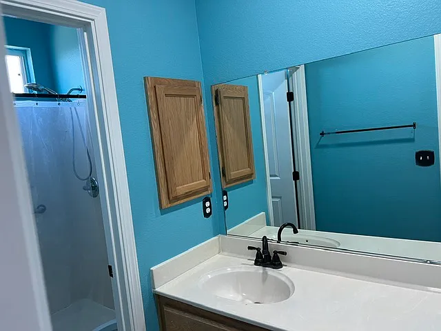 2239 Roberta Ave — Photo 5