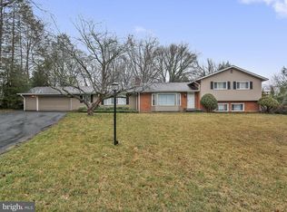 7713 Glennon Dr, Bethesda, MD 20817