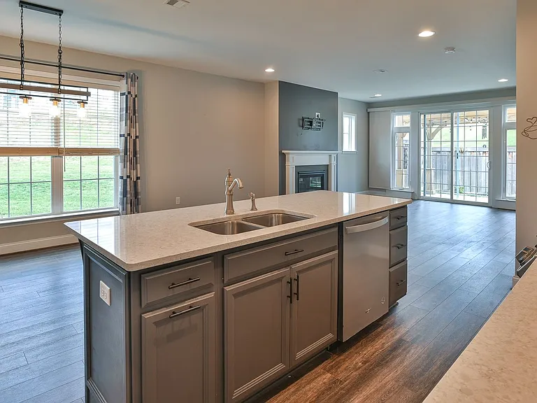 3118 Grove Ct — Photo 9