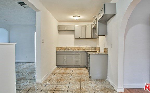 3rd image of 8614 Dumond Dr