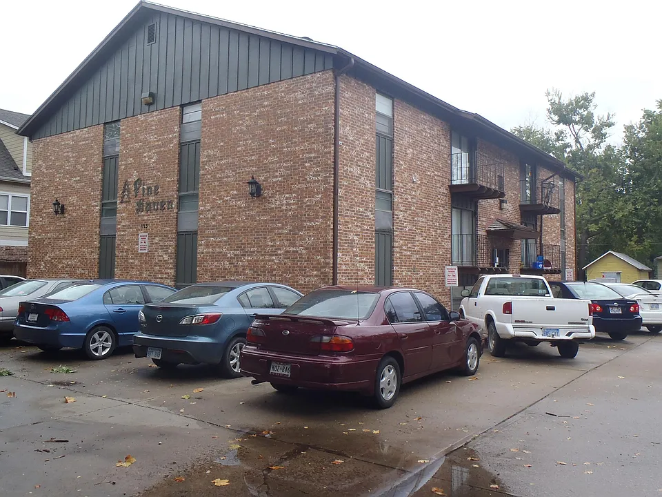 1113 Bertrand St