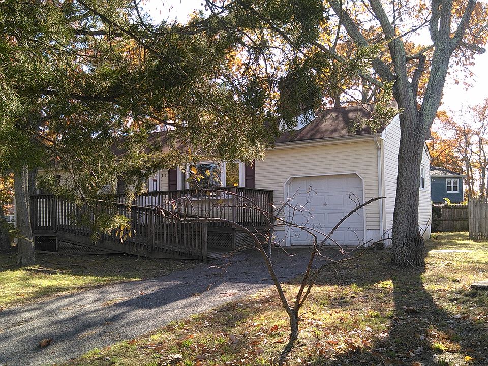 2nd image of 139 Mount Ln