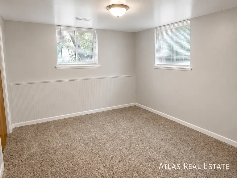 1833 N Hooker St — Photo 14
