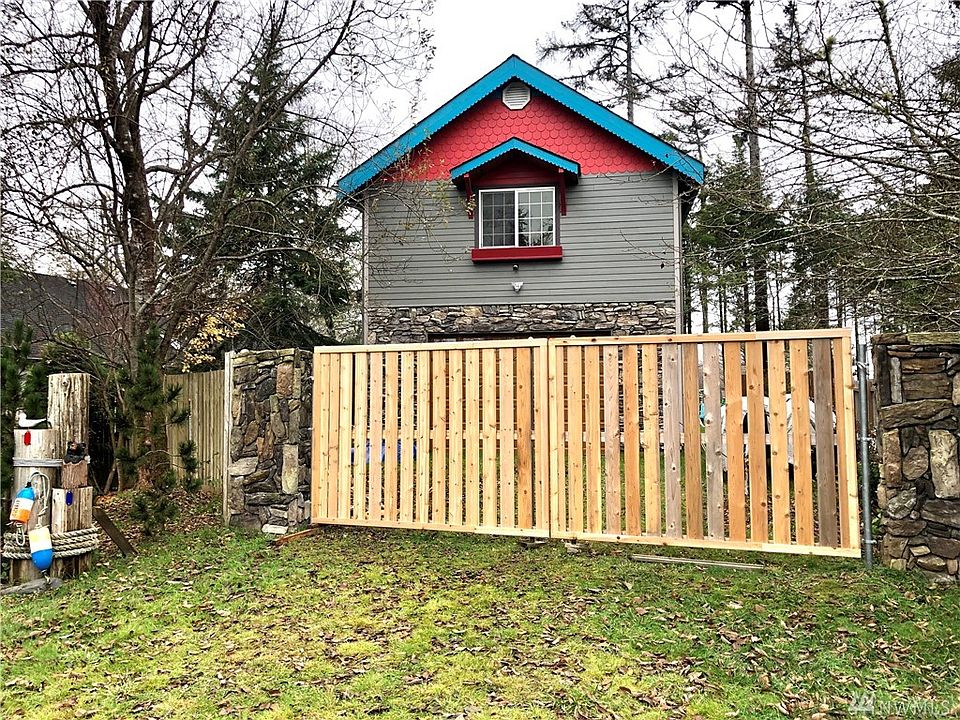 1st image of 655 Duck Lake Dr SE