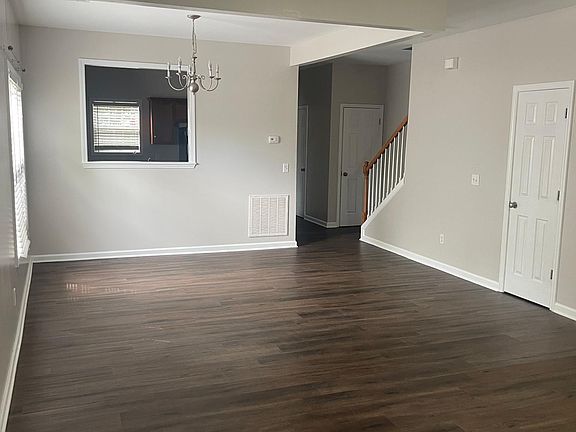 2nd image of 713 Maryland St
