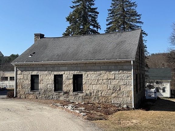 3rd image of 2294 Providence Rd