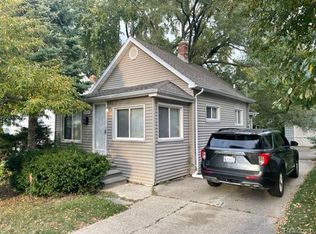 23074 Shakespeare Ave, Eastpointe, MI 48021