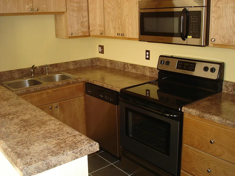 712 Grove Ave #B — Photo 8
