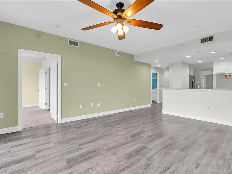 7296 Marathon Dr #404 — Photo 17