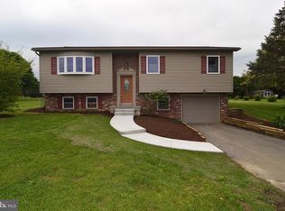 526 Eagle Rd, Fleetwood, PA 19522