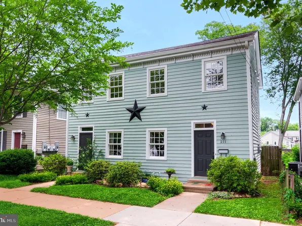 211 Prince Edward St, Fredericksburg, VA 22401