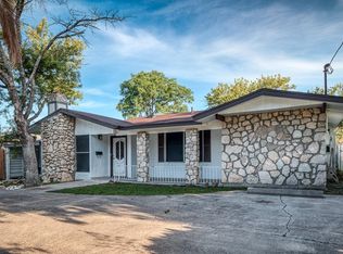 606 E 9th St, Del Rio, TX 78840