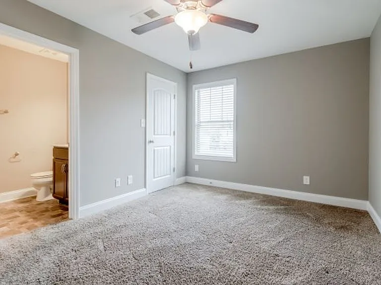116 Hickory Grove — Photo 8