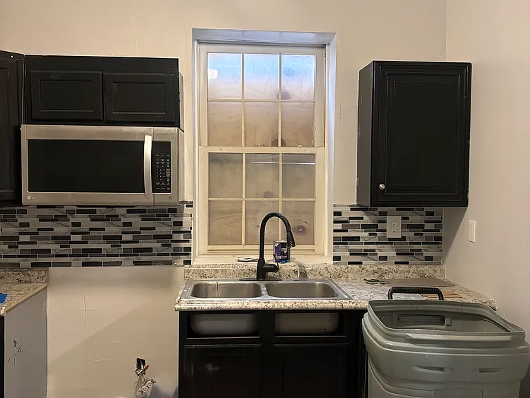 4110 W Belle Pl — Photo 8