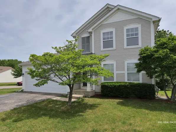 331 E Camden Ln, Round Lake Beach, IL 60073