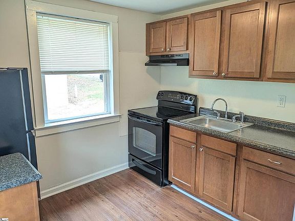 3rd image of 201 Chandler Dr APT 6D
