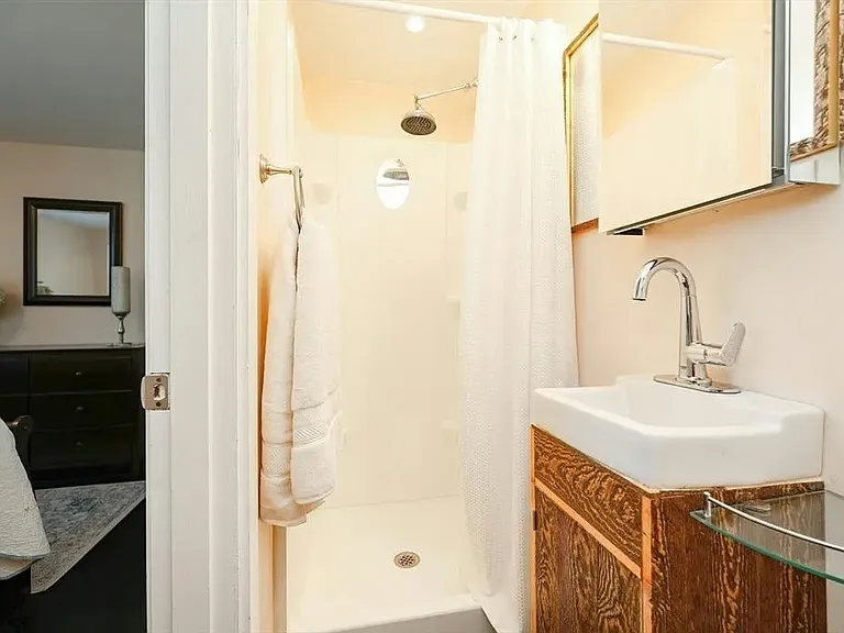 44 S Bedford St — Photo 26