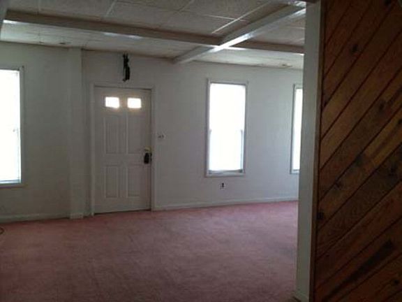 4th image of 302 Vermont Ave