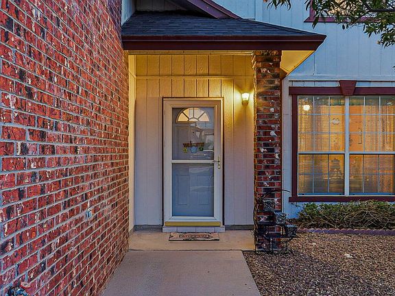 3rd image of 7425 Plaza Redonda Dr