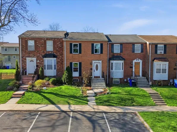 1090 E Thornhill Pl, Frederick, MD 21703