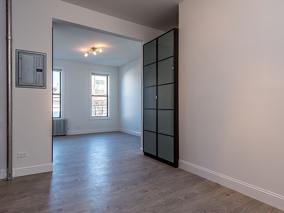 2nd image of 298 Nassau Ave #2RR2