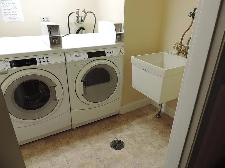 Laundry Room $1.25 per load