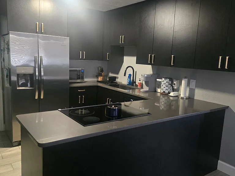 2923 W Townley Ave — Photo 2