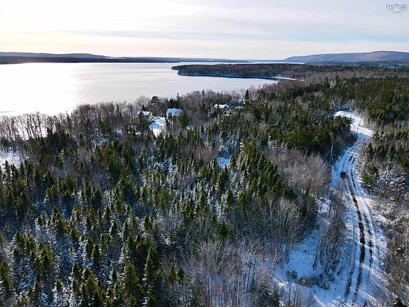 4th image of 15 Old Country Inlet Rd