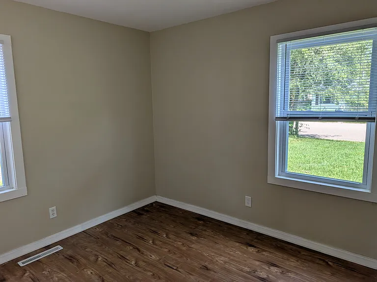 1805 Southwood Dr — Photo 13