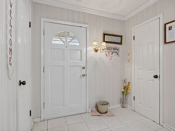 4th image of 843 Belden Dr