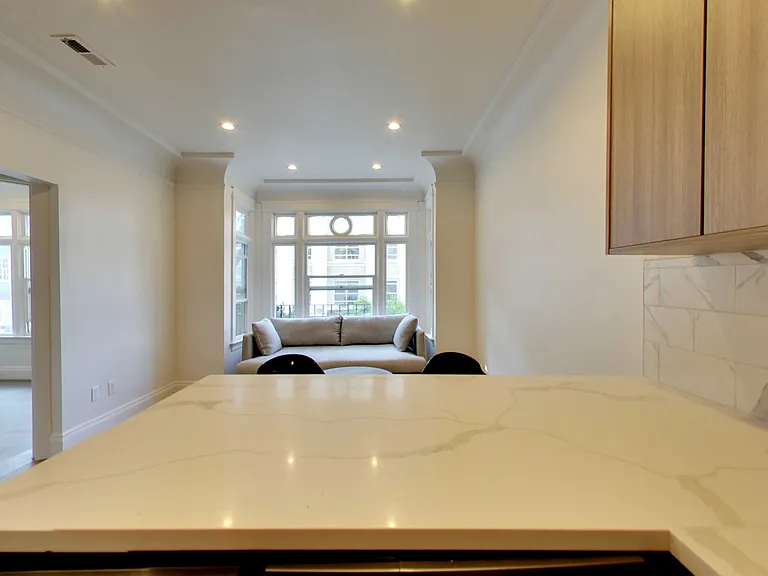 1050 Pine St #4 — Photo 7