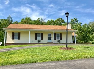 737 Redhawk Ln, Campbellsville, KY 42718