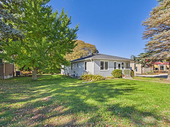 4th image of 366 Goderich St