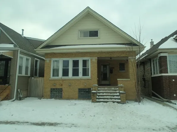 4927 W Waveland Ave, Chicago, IL 60641