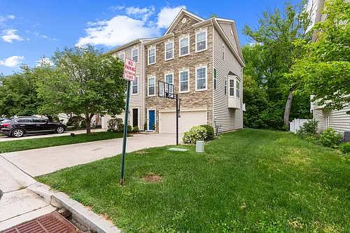 232 Mohegan Dr Photo 1