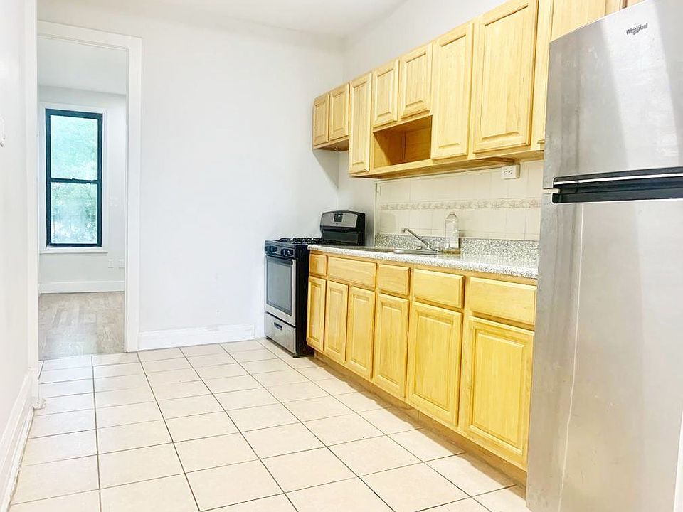 1st image of 352 Melrose St #2S