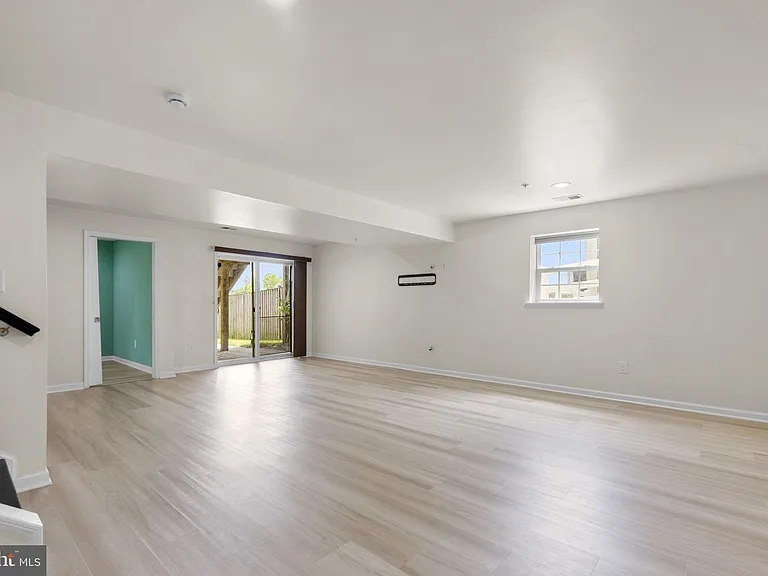 310 Mackintosh Rd — Photo 37
