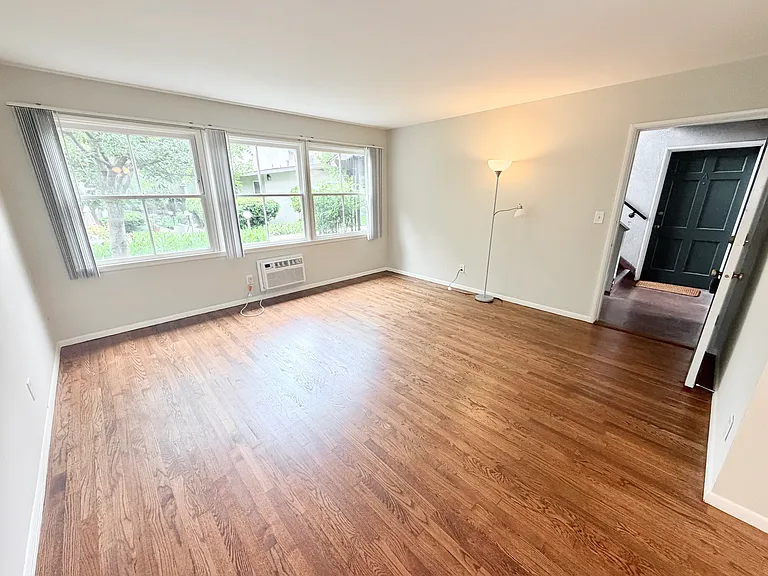 606 W Foothill Blvd — Photo 11