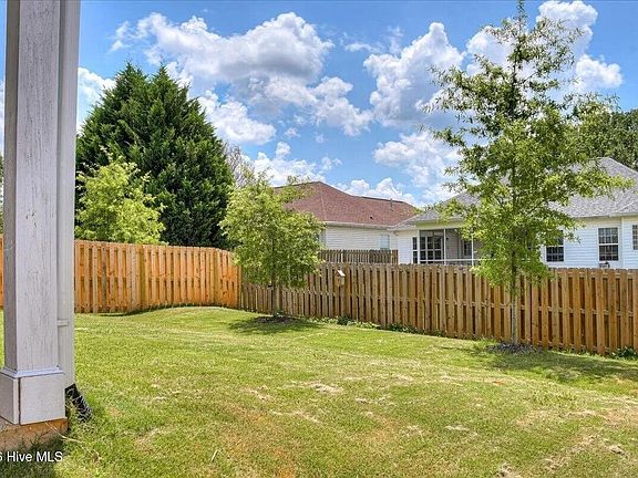 5th image of 426 Longmeadow Drive