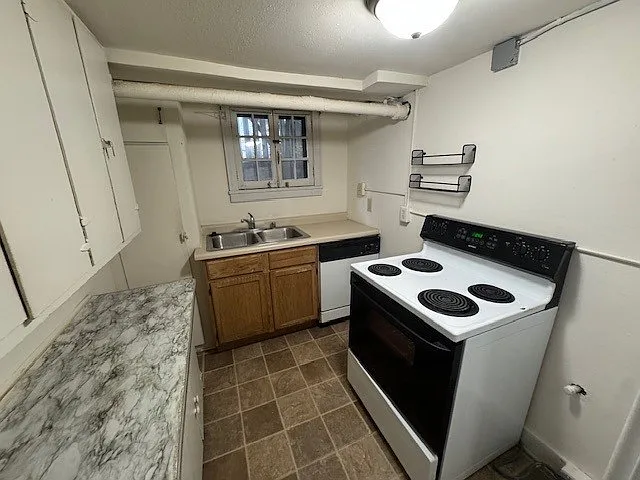 2024 Kendall Ave #5 — Photo 6