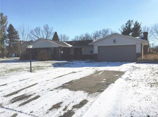 2220 Sugar Ridge Ln, Dayton, OH 45458