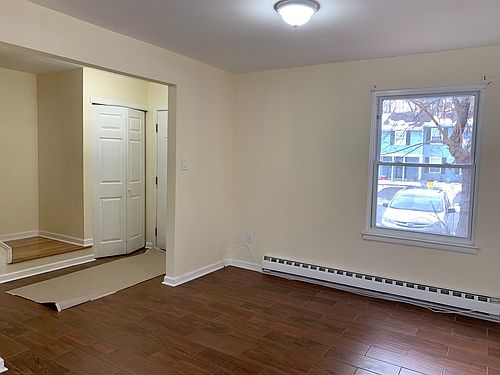 2nd image of 519 W Loch Lomond Dr