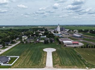 14 B St, Hampton, NE 68843